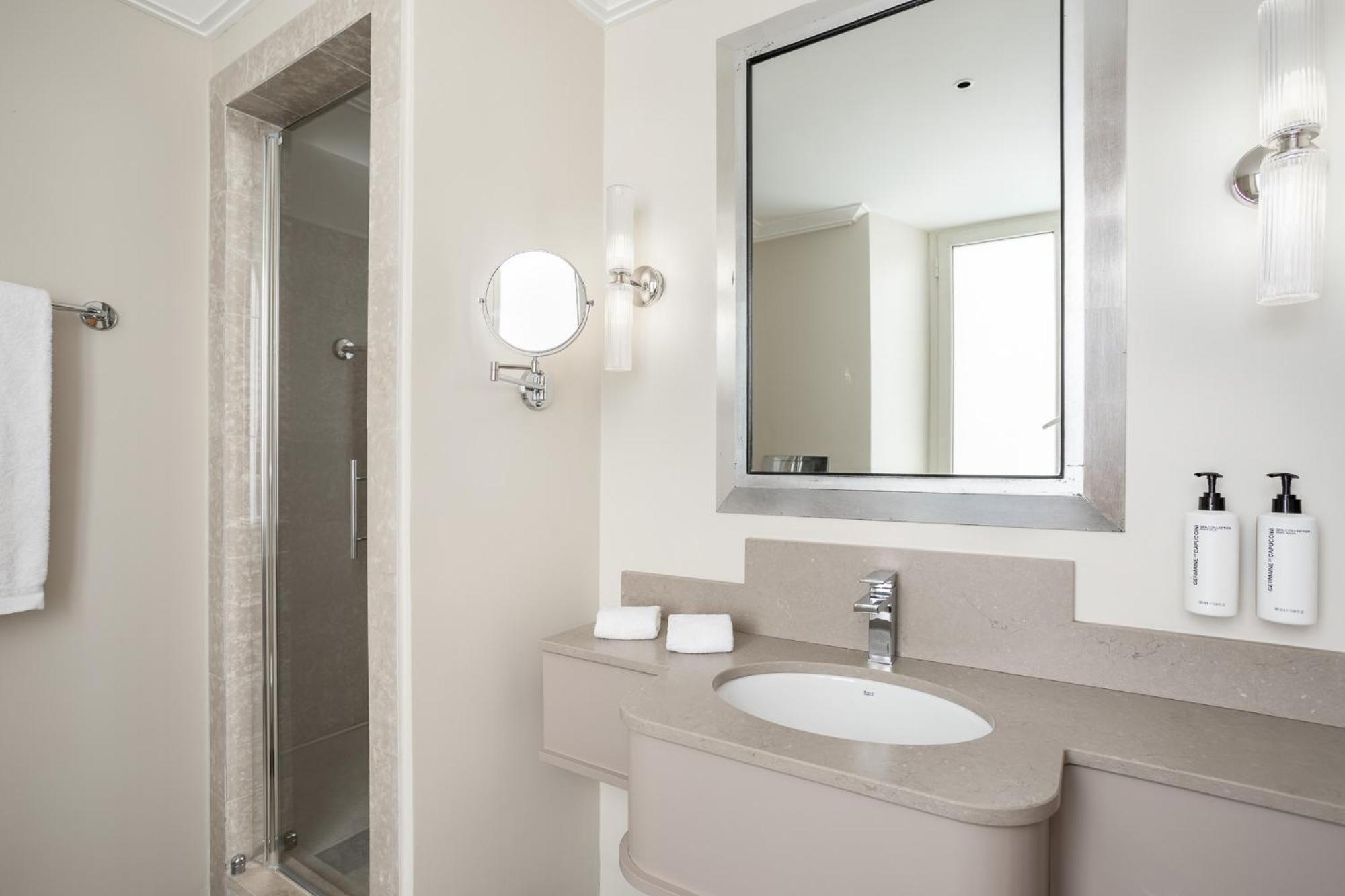 2 Connecting Double Rooms